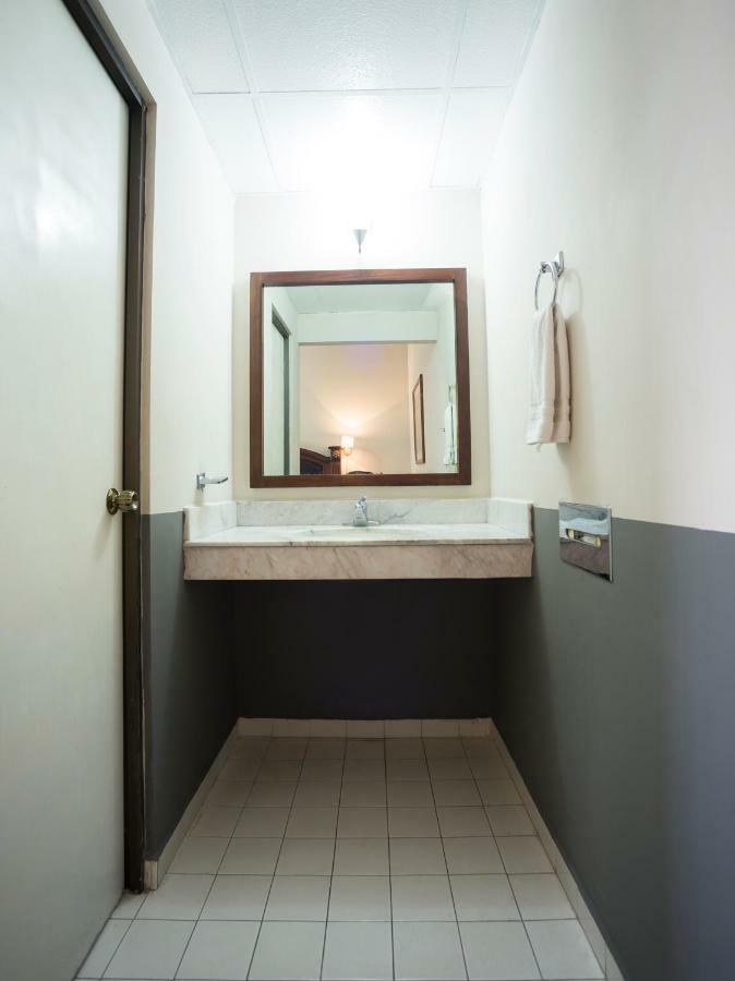 Capital O 88 Inn San Nicolás de los Garzas 外观 照片